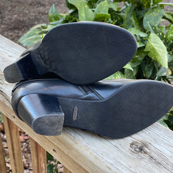 Vionic Upright Upton Ankle Boots - Picture 3 of 9